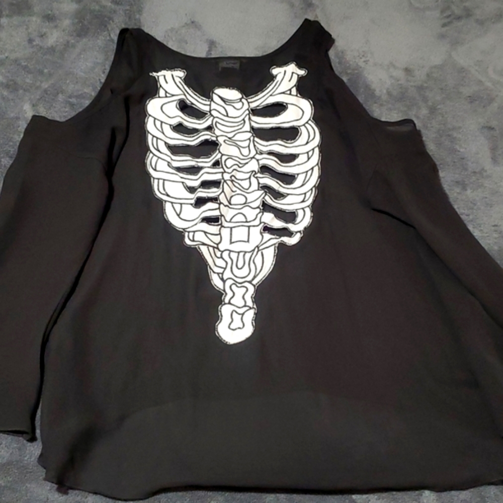 Teenage runaway skeleton blouse